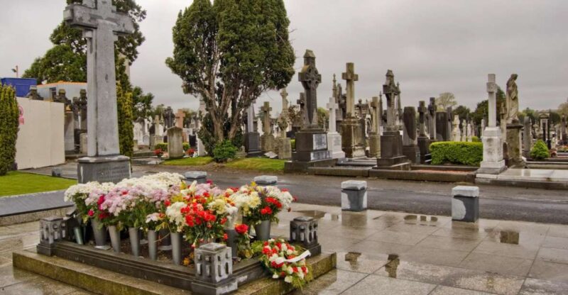 Dublin Glasnevin National Cemetery Audio Tour With Transfers - Experience Highlights