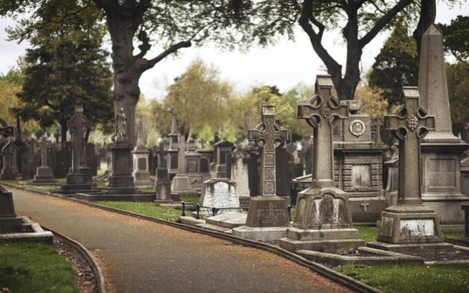Dublin Glasnevin National Cemetery Audio Tour With Transfers - Notable Figures Buried