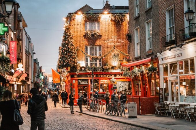 Dublin: Guided Holiday Donut Tour With Tastings - Inclusions