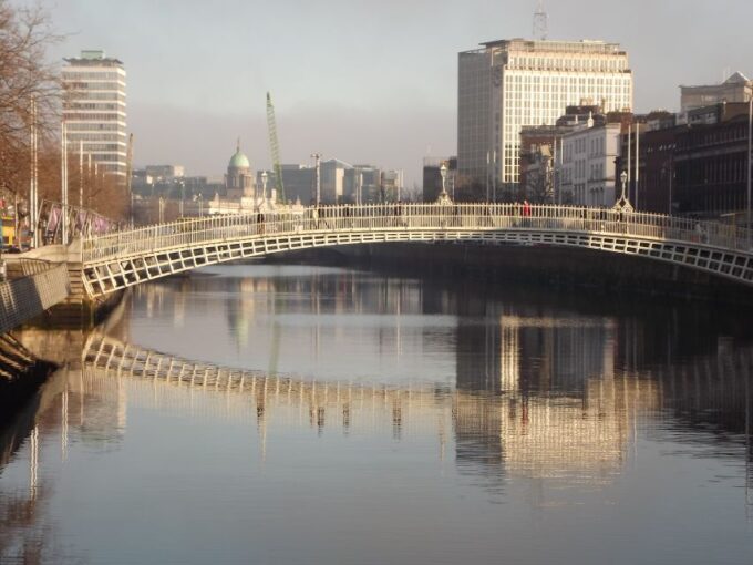 Dublin: Highlights and Hidden Corners Walking Tour - Group Size and Accessibility