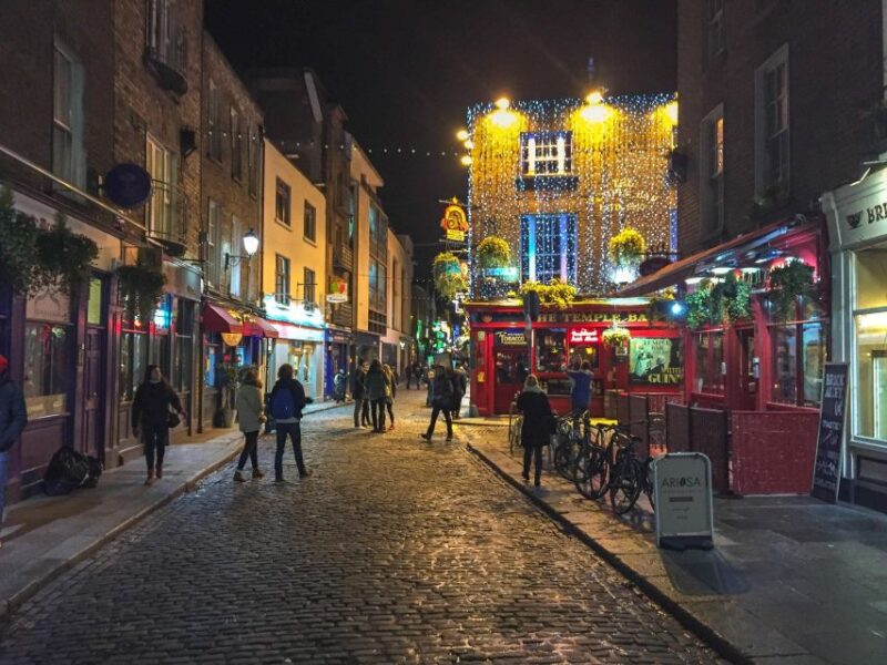Dublin: Historic Guided Walking Tour & Dublin Castle Ticket - Highlights of the Itinerary