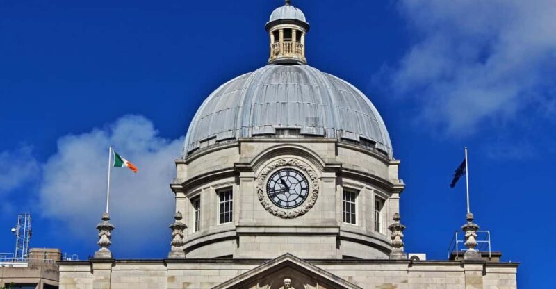 Dublin: Insta-Perfect Walk With a Local - Booking Details