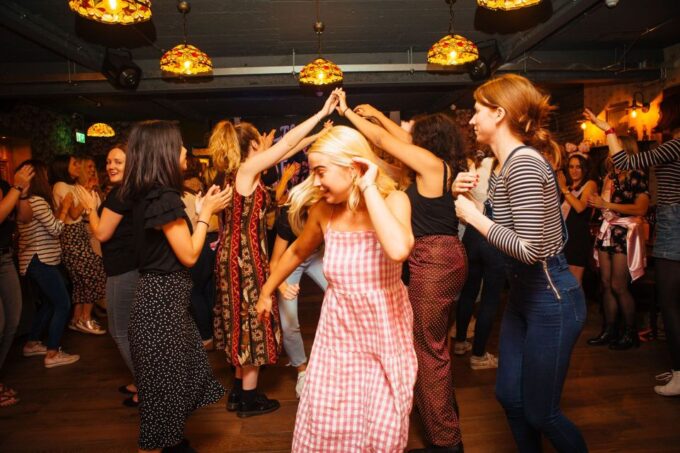 Dublin: Irish Music and Dance Show With Dance Lesson - Frequently Asked Questions