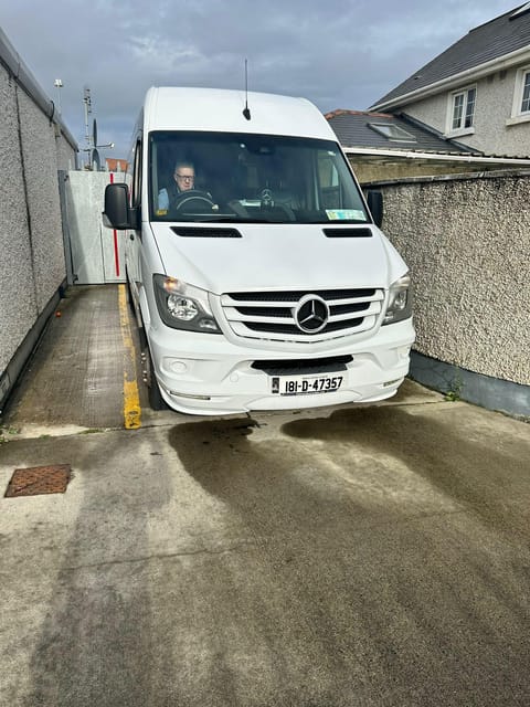 Dublin: Luxury Ground Transfer Service - Travel Essentials