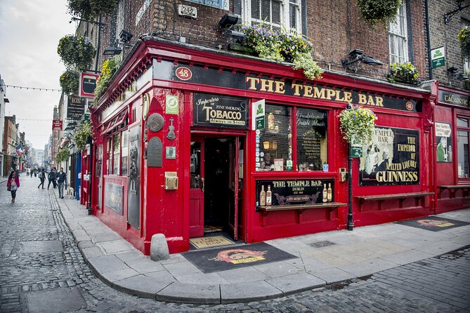 Dublin Old Town: Famous Pubs Quest Experience - Key Points