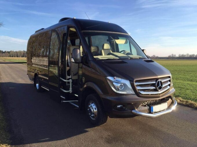 Dublin: Private Chauffeur Tour - Luxurious Transportation