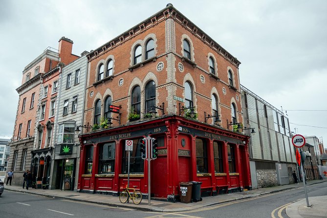Dublin Private Highlights & History of 1916 Easter Rising Tour - Complimentary Beverage at Traditional Pub