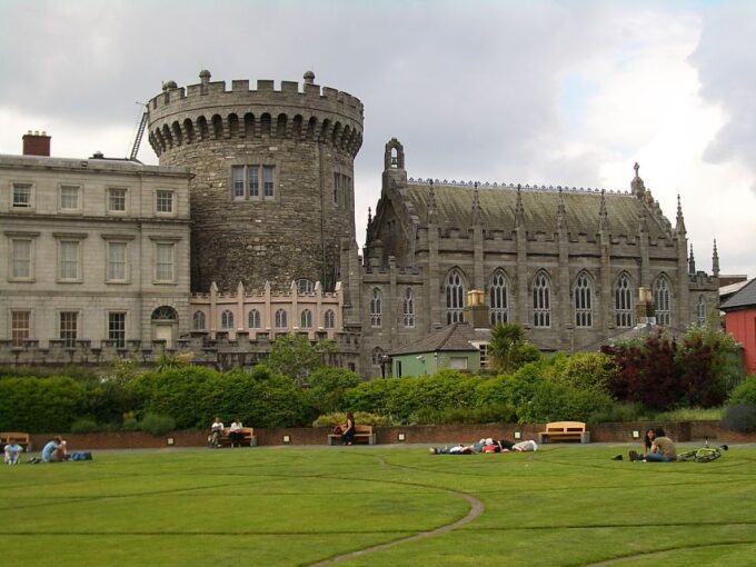 Dublin: Private Tour of City Monuments in Spanish - Exploring City Monuments
