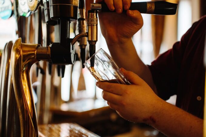 Dublin Pubs & History: Beer & Whiskey Tasting Walking Tour - Tour Features