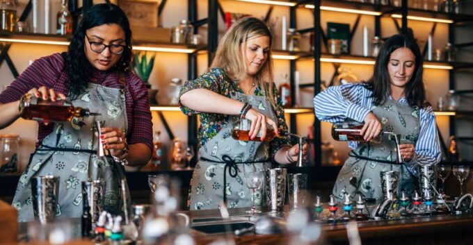 Dublin: Roe and Co Distillery Cocktail Workshop Experience - Signature Roe and Co Cocktail