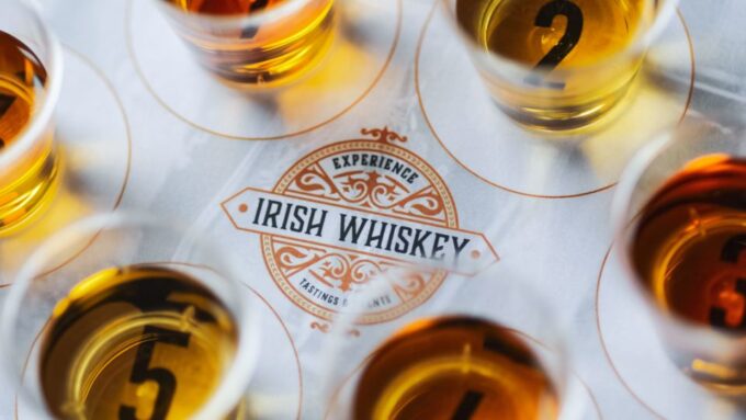 Dublin: Sip & Stroll Whiskey History Walking Tour With Lunch - Visiting Historic Whiskey Sites