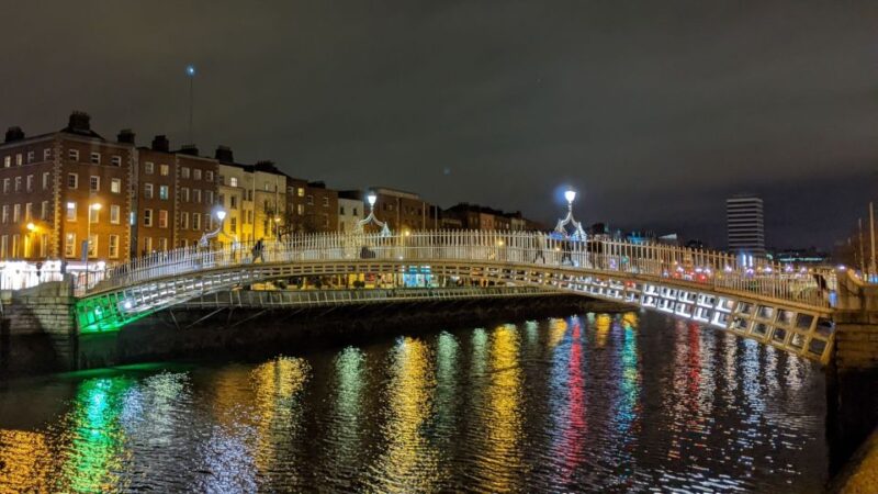 Dublin: Temple Bar Self-Guided Must-See Highlights Tour - Tour Features