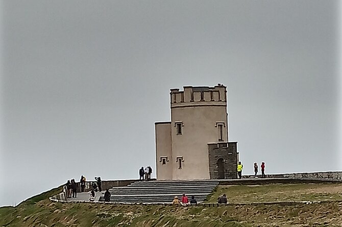 Dublin To Cliffs Of Moher Private Sightseeing Tour - Visiting Bunratty Castle