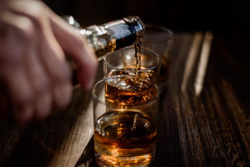 Dublin: Walking Tour and Whiskey Distillery With Tastings - Itinerary Highlights