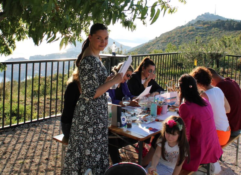 Dubrovnik-Bosanka: Art Class With Golden View Experience - Group Size and Languages