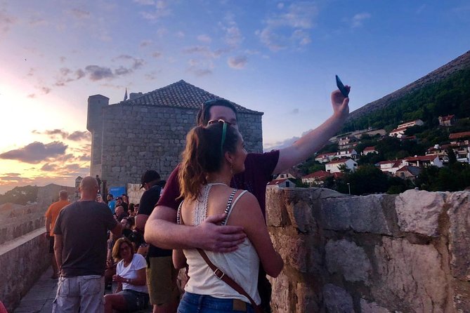 Dubrovnik City Walls Sunset Guided Tour - Customer Satisfaction and Reviews