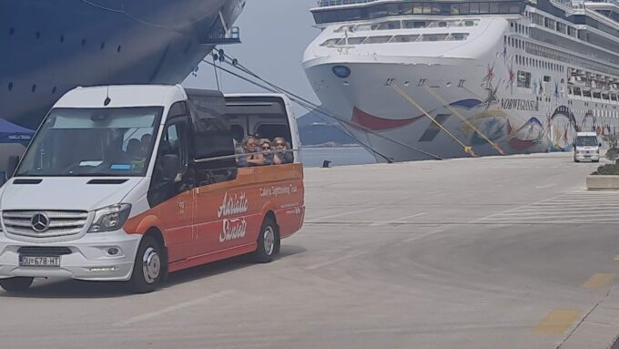 Dubrovnik: Convertible Bus Panorama Tour With Audio Guide - Accessibility