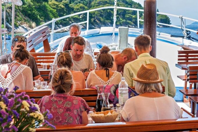 Dubrovnik: Elaphite Islands Cruise With Lunch and Drinks - Booking and Cancellation Policy