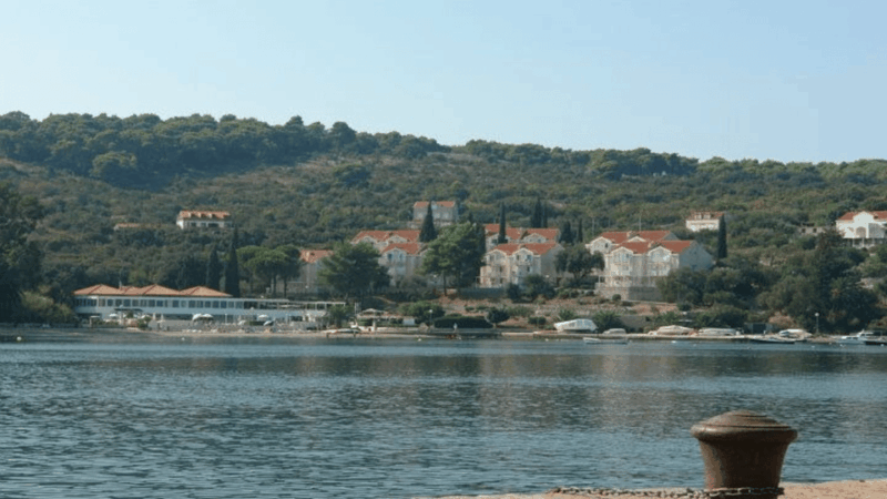 Dubrovnik: Elaphiti Islands Boat Cruise With Lunch & Drinks - Lunch and Drinks