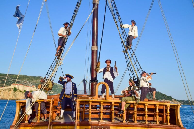 Dubrovnik: Galleon Cruise With a Live Show & Drink at Sunset - Arrival and Accessibility