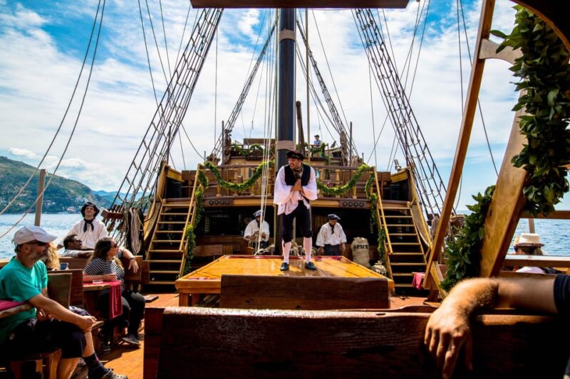Dubrovnik: Galleon Cruise With a Live Show & Drink at Sunset - On-board Amenities