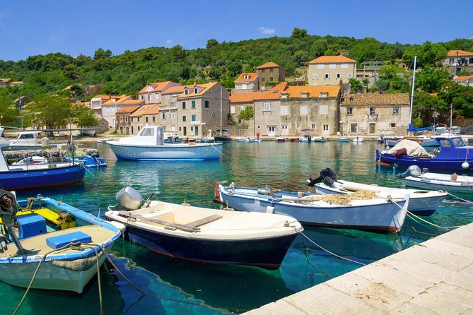 Dubrovnik Island-Hopping Cruise in the Elaphites With Lunch - Savoring Traditional Meals