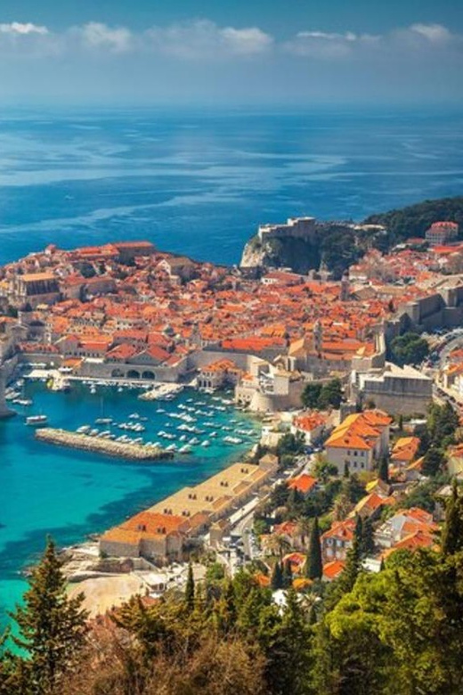 Dubrovnik : Must-See Private Walking Tour With A Guide - Meeting Point and Itinerary