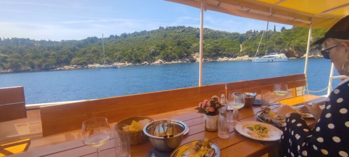 Dubrovnik: Old Town Cruise With Lunch - Taste of Local Cuisine