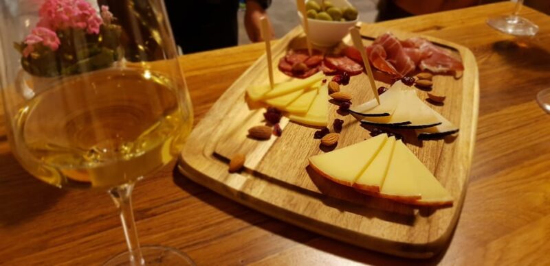 Dubrovnik: Private Old Town Highlights & Food Tour - Good To Know
