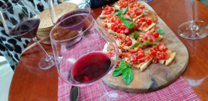 Dubrovnik: Private Old Town Highlights & Food Tour - Group Type and Cancellation Policy