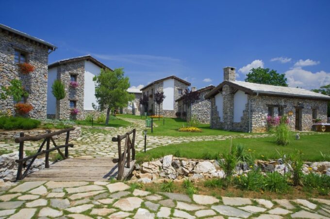 Dubrovnik: Private Tour of Međugorje and Kravice Waterfalls - Inclusions