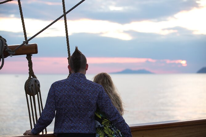 Dubrovnik Sunset Cruise by Traditional Karaka Boat - Boat Description