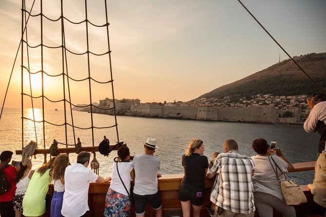 Dubrovnik Sunset Cruise by Traditional Karaka Boat - Sunset Experience
