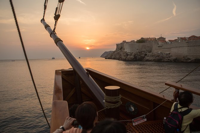 Dubrovnik Sunset Cruise by Traditional Karaka Boat - Return to Departure