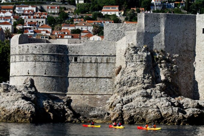 Dubrovnik: Sunset Sea Kayaking Tour With Fruit Snack & Wine - Customer Reviews
