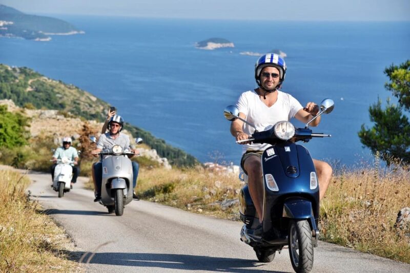 Dubrovnik: Vespa Rental - Included Equipment and Insurance