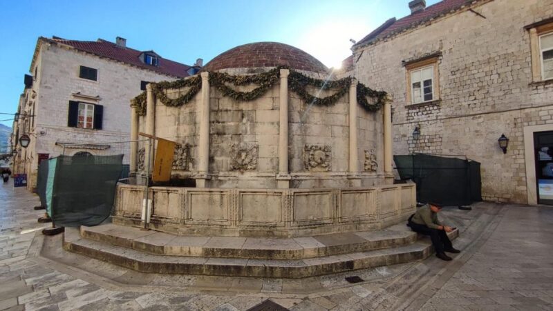 Dubrovniks Old Town: An Audio Tour of the Walled City - Starting Point and What to Bring