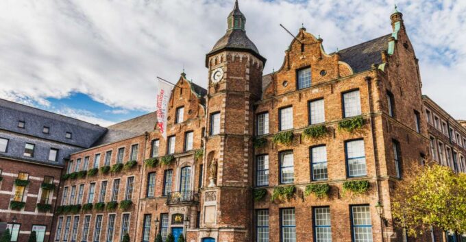 Duesseldorf: Self-Guided Outdoor Escape Game - Frequently Asked Questions