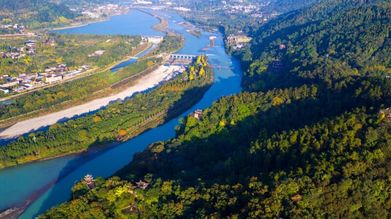 Dujiangyan: Irrigation System & Qingcheng Mountain Day Tour - Key Points