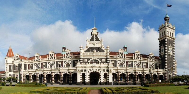 Dunedin Self-Guided Audio Tour - Tour Features and Requirements