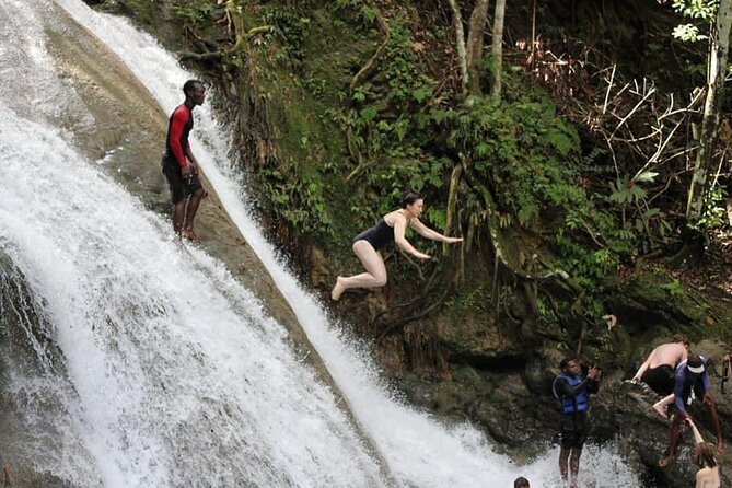 Dunns River, Blue Hole ,Horse Back, Rafting ,Tubing in Ocho Rios - Operational Details