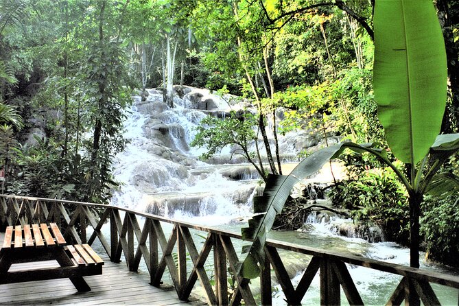 Dunns River Falls and Ocho Rios Shopping Tour From Runaway Bay - Savoring Jamaican Cuisine