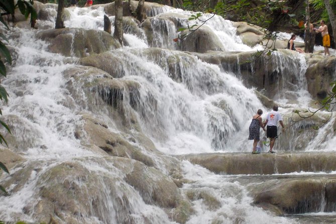 Dunns River Falls, Shopping and Lunch - Getting to Dunns River Falls