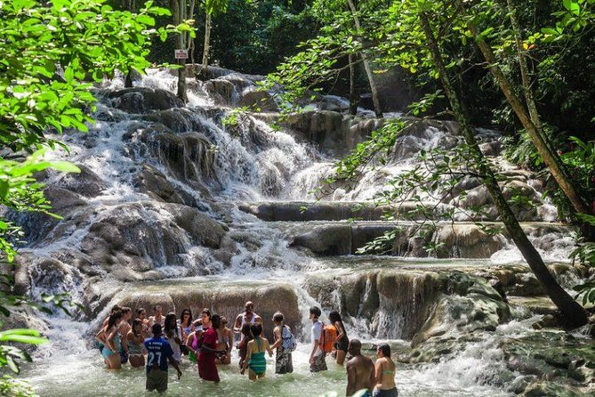 Dunns River, River Tubing and Lunch Combo - Exhilarating River Tubing Adventure