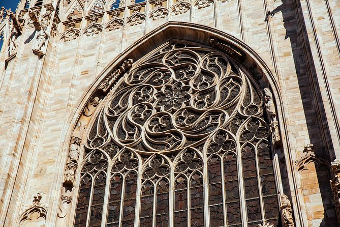 Duomo & Surroundings Private Tour With Locals - Tour Accessibility and Participation