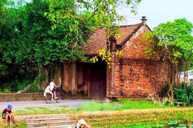 Duong Lam Ancient Village and Biking Tour From Hanoi - Inclusions