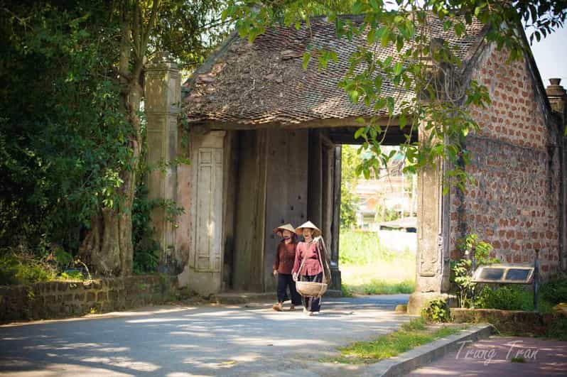 Duong Lam Ancient Village Private Day Tour - Transportation and Guide