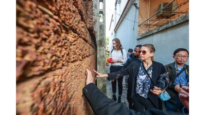 Duong Lam Ancient Village Private Tour In Ha Noi - Cultural Immersion and Experiences