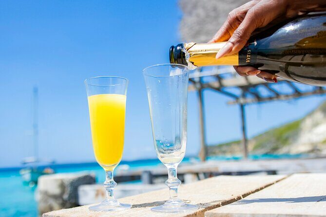 Dushi Boat Drone Photoshoot | Free Champagne | Fruits and Flowers - Who Should Consider This?