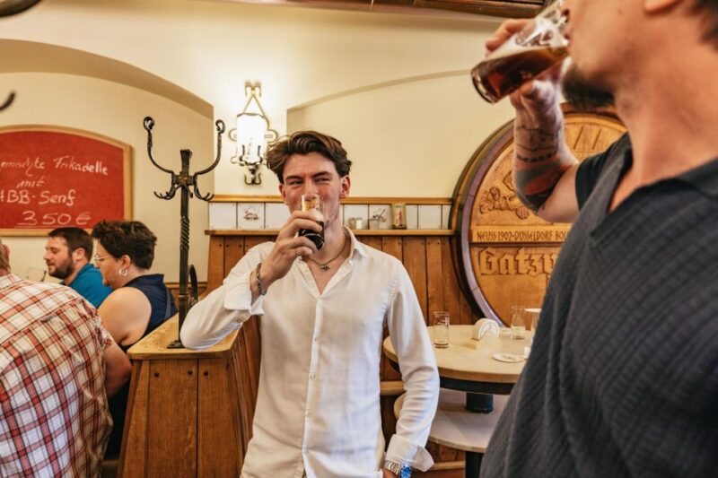 Düsseldorf: Altbier-Safari Beer Walking Tour - Experience Highlights